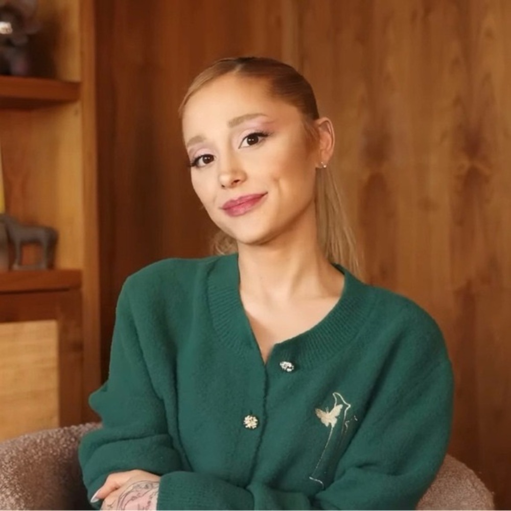 Wicked movie green cardigan sweater Ariana Grande movie Paul Tazewell design NEW - Picture 2 of 9